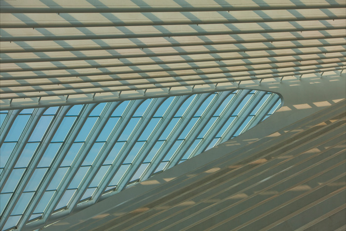 Liège-Guillemins TGV-Bahnhof (Calatrava 2009) Detail der Nord-Empore